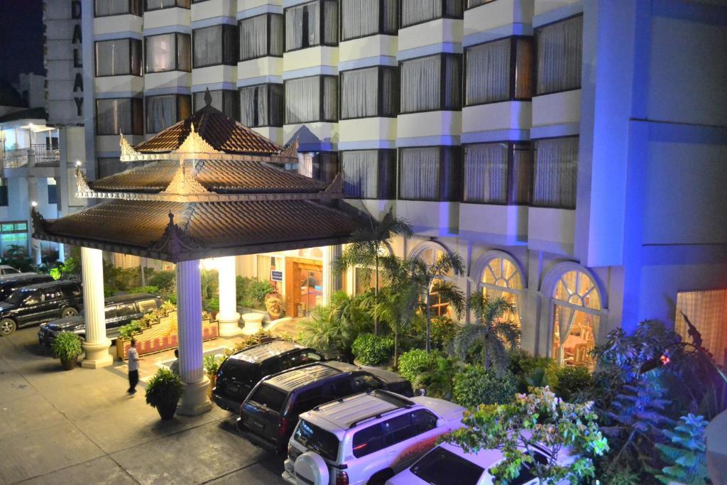 Hotel Mandalaj Kültér fotó