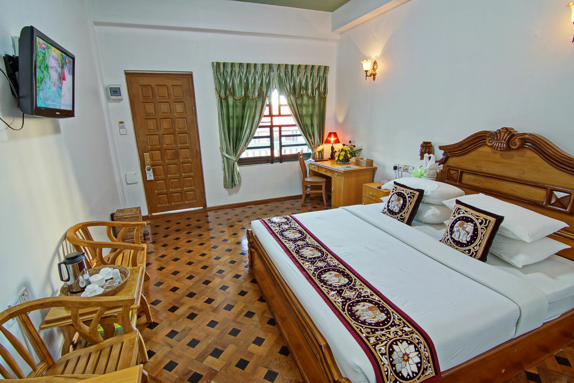 Hotel Mandalaj Kültér fotó