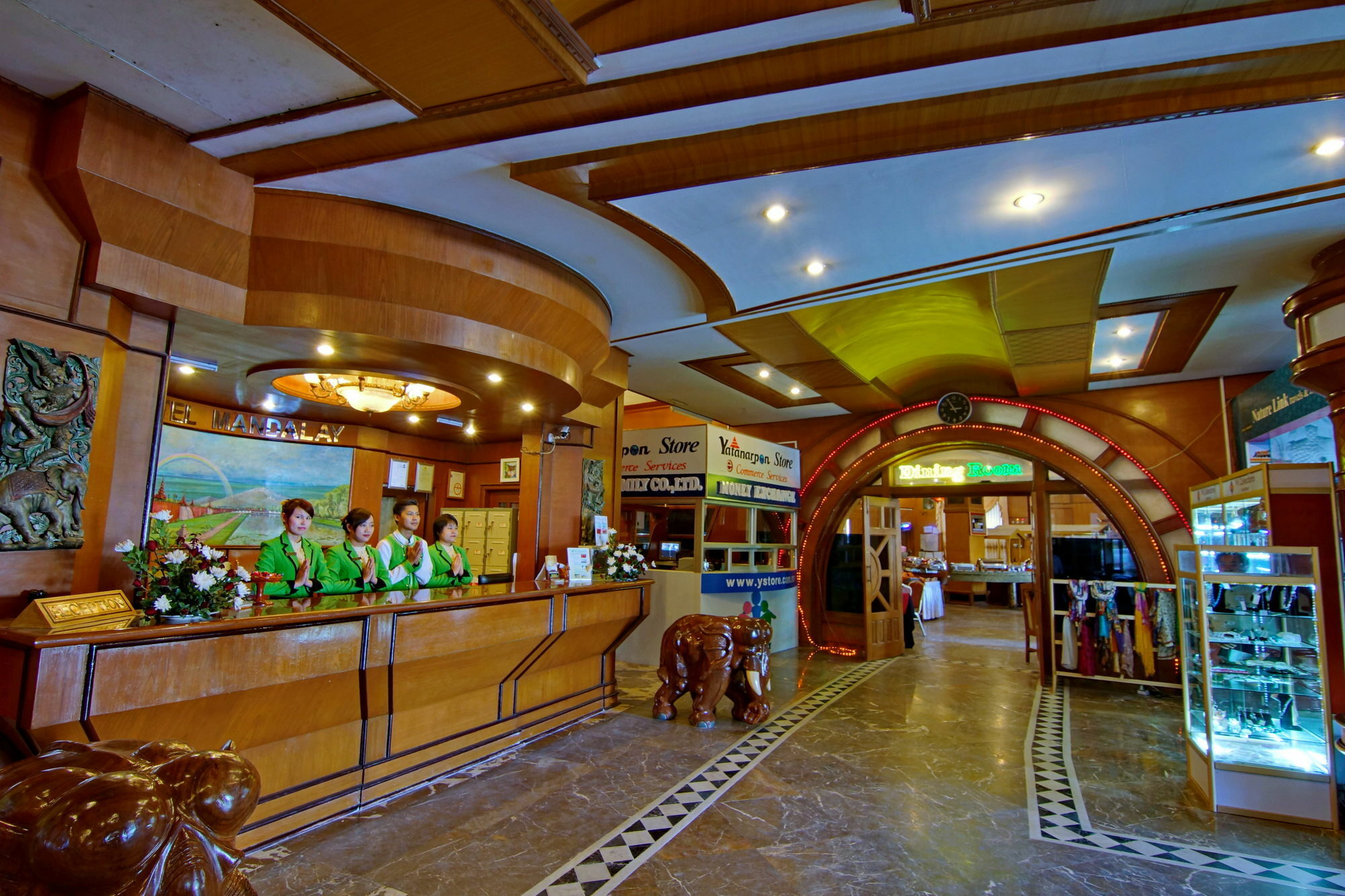 Hotel Mandalaj Kültér fotó