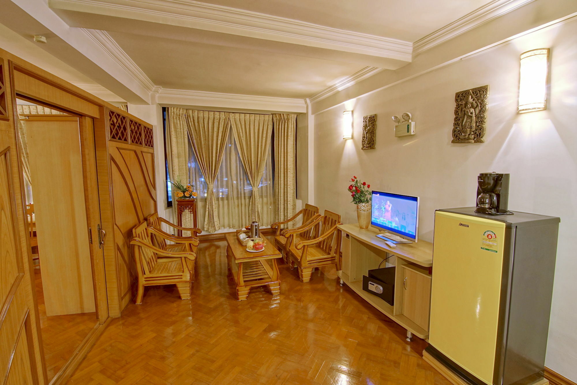 Hotel Mandalaj Kültér fotó