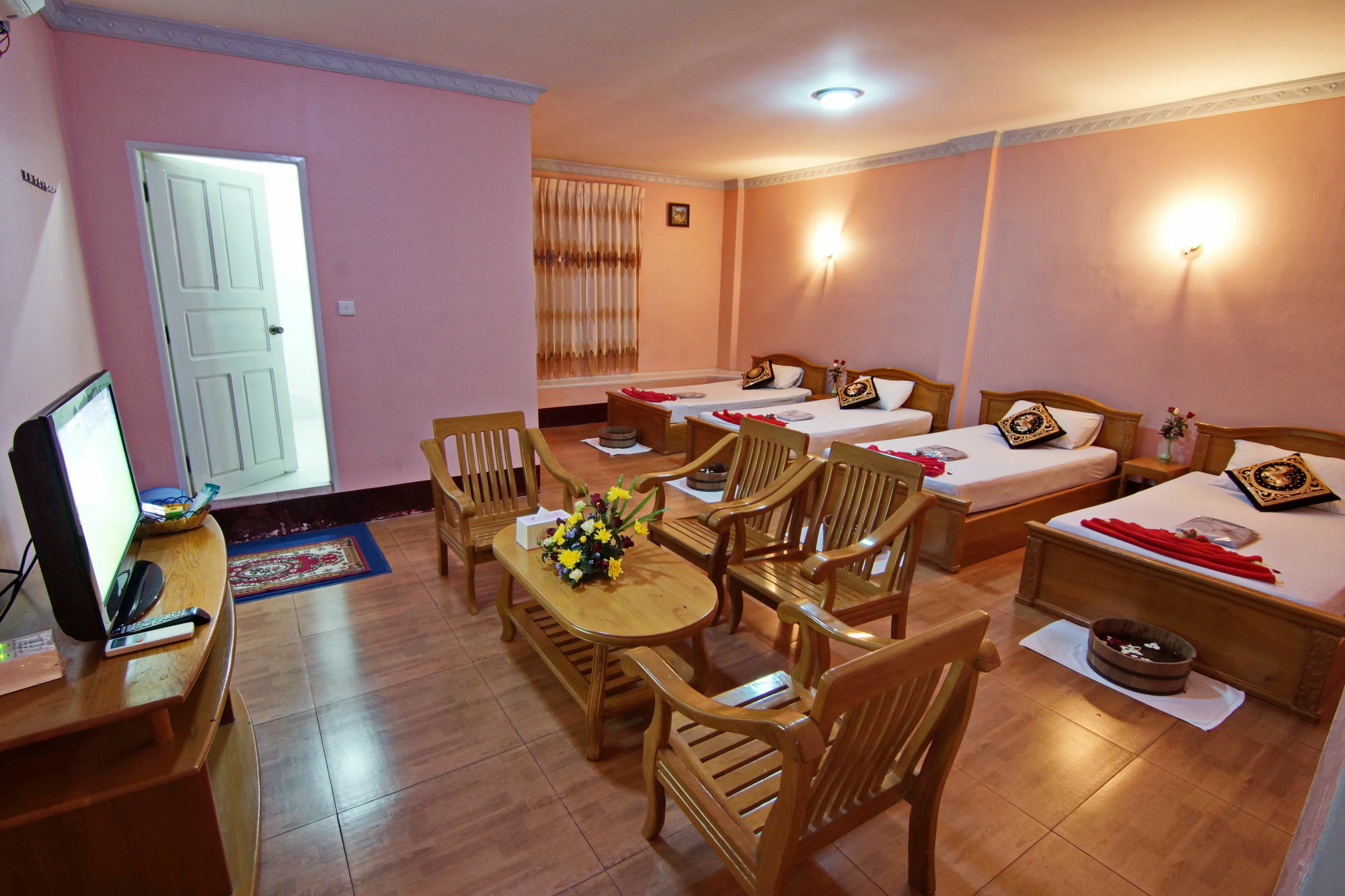 Hotel Mandalaj Kültér fotó